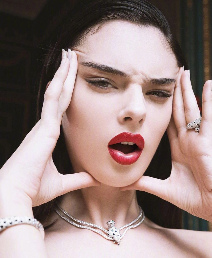 Deva Cassel