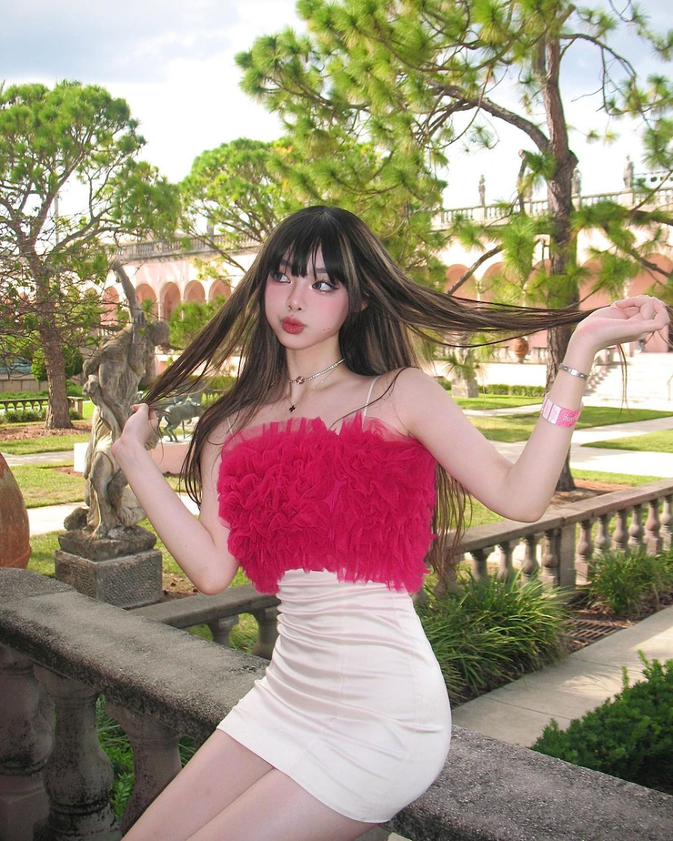 Elina Xuan
