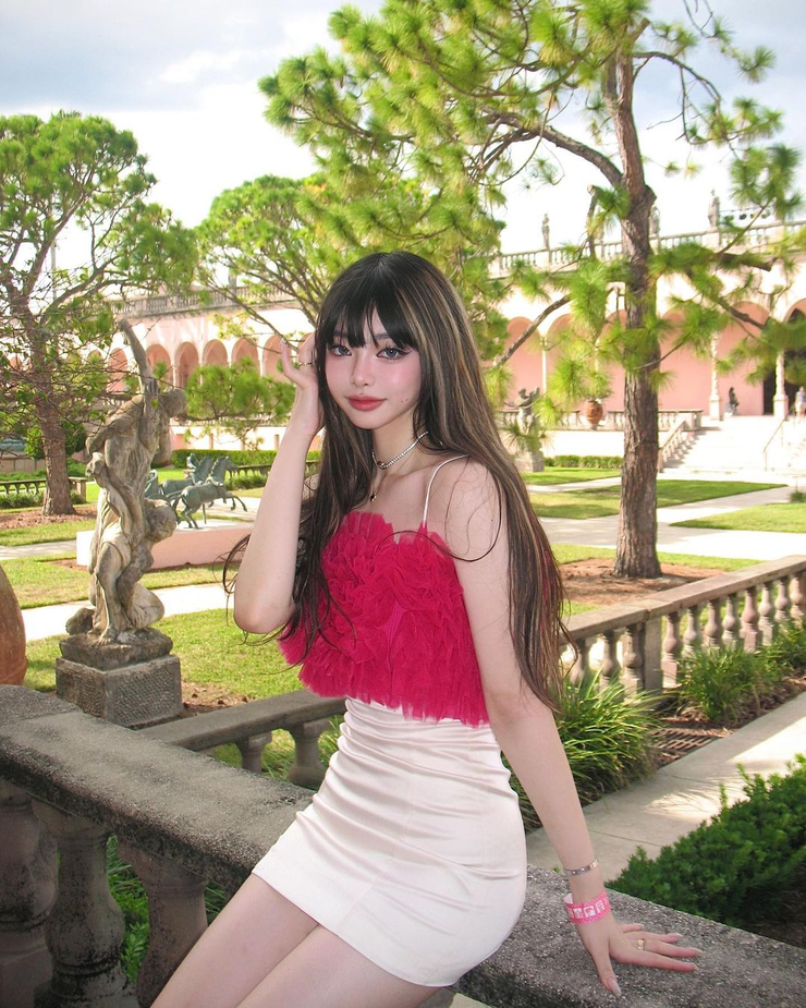 Elina Xuan