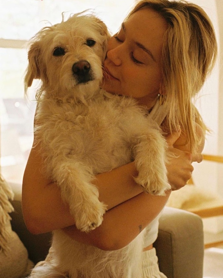Alexis Ren
