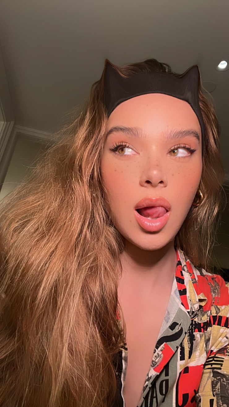 Hailee Steinfeld Hailee Steinfeld