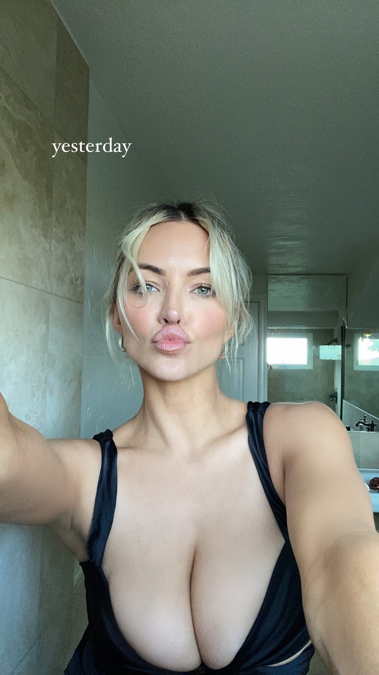 Lindsey Pelas Lindsey Pelas
