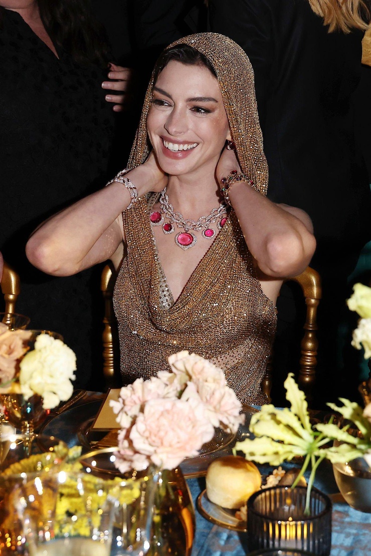 Anne Hathaway Anne Hathaway