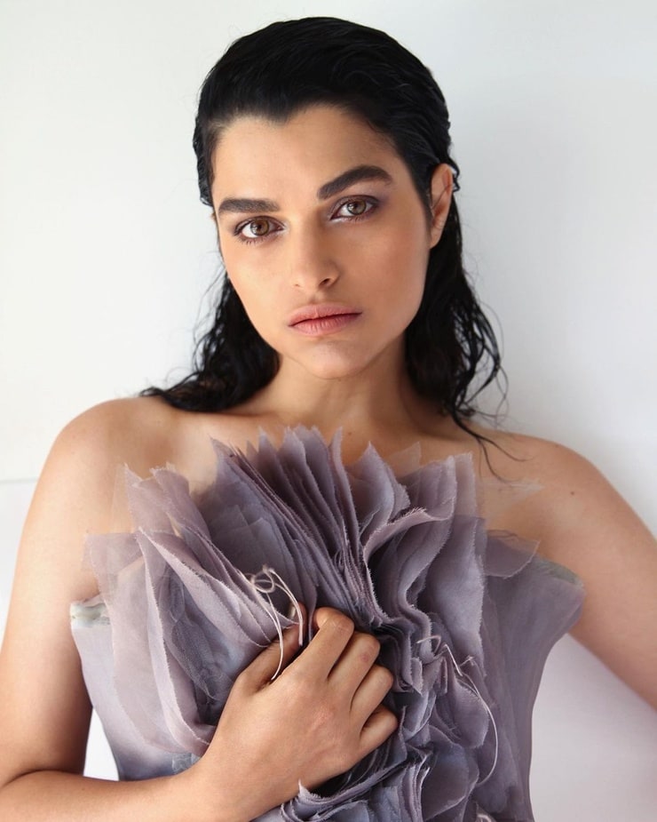 Eve Harlow