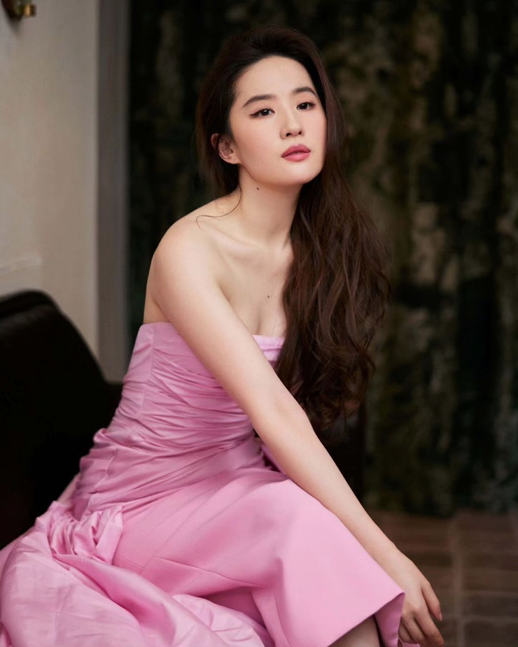 Yifei Liu