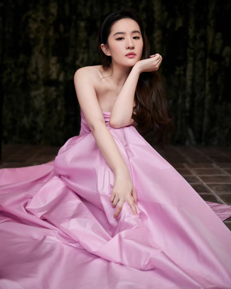 Yifei Liu