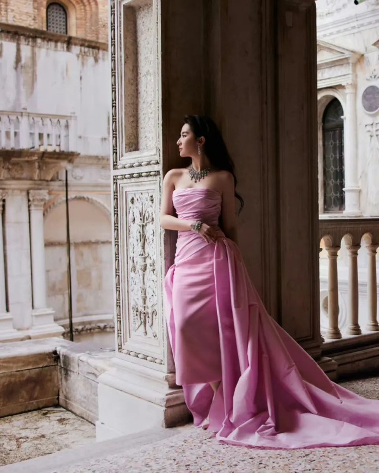 Yifei Liu Yifei Liu