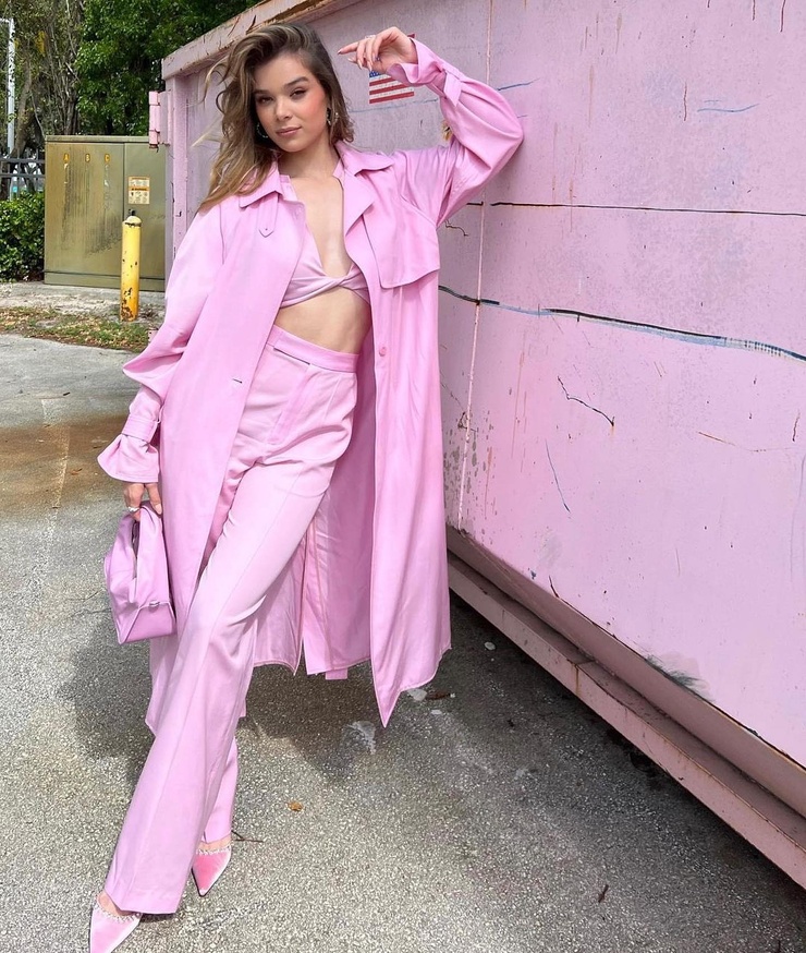 Hailee Steinfeld Hailee Steinfeld