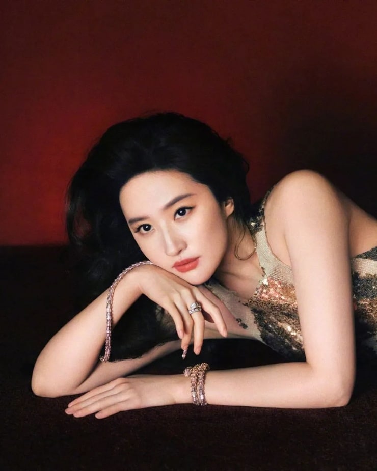 Yifei Liu