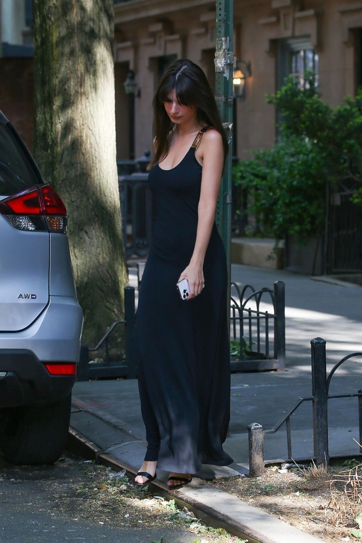 Emily Ratajkowski