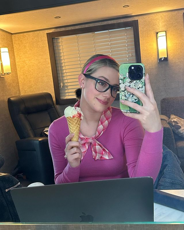 Lili Reinhart