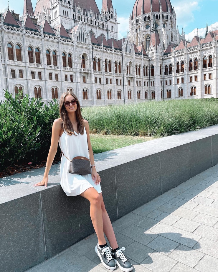 Adela Janikova