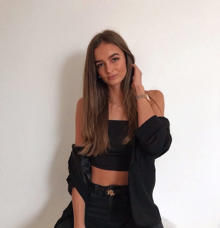 Adela Janikova