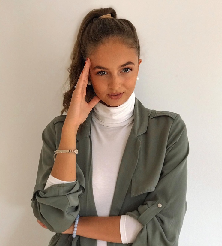 Adela Janikova