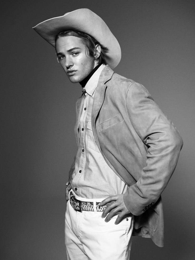 Mitchell Hoog