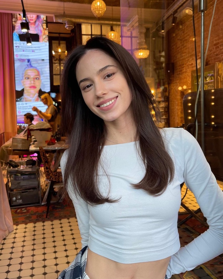 Angelina Romashka Angelina Romashka