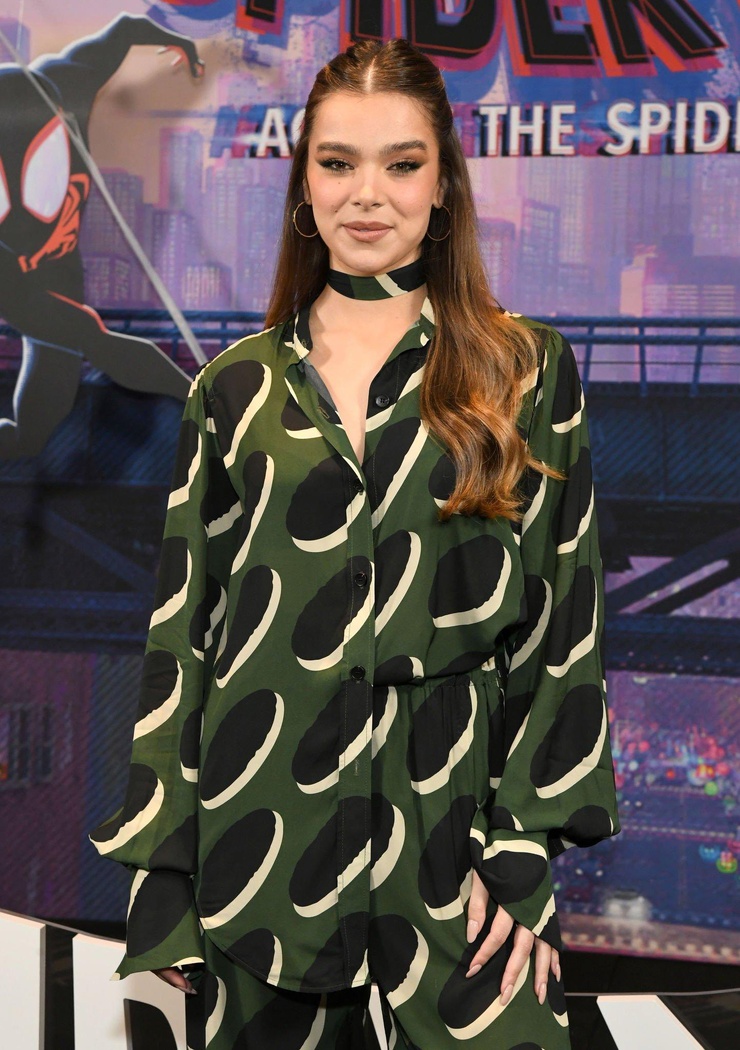 Hailee Steinfeld Hailee Steinfeld