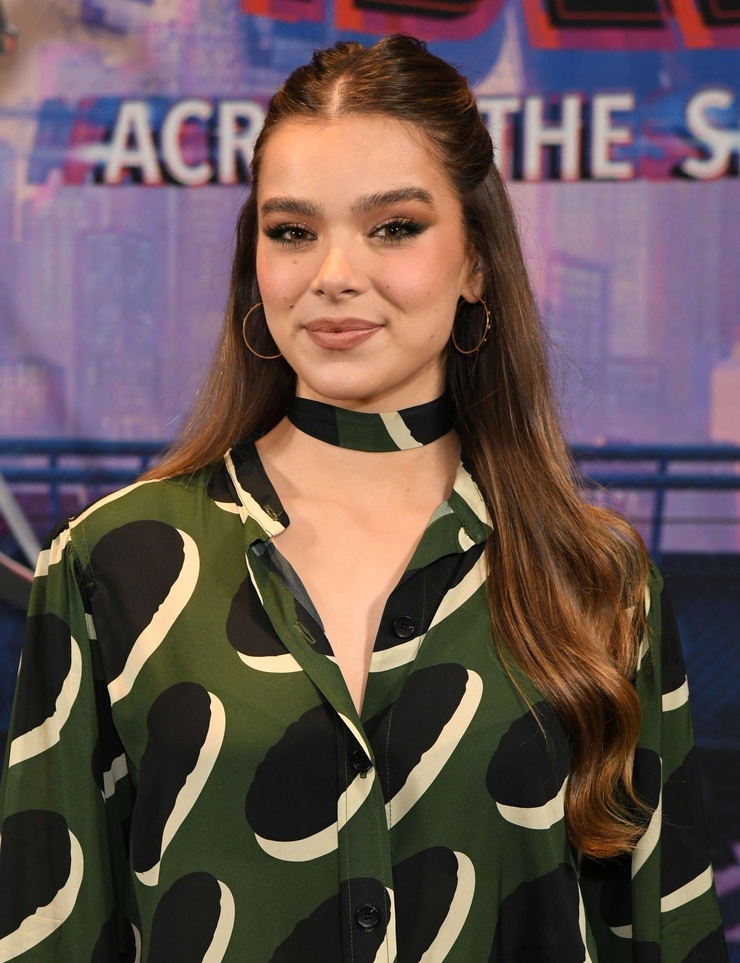 Hailee Steinfeld Hailee Steinfeld