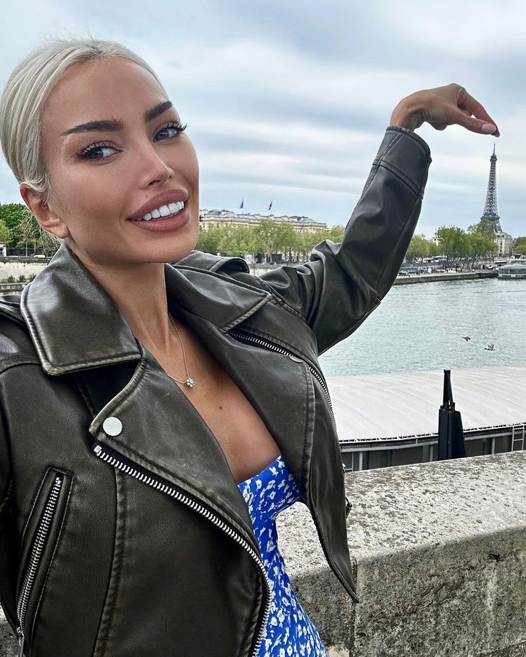Alena Omovych