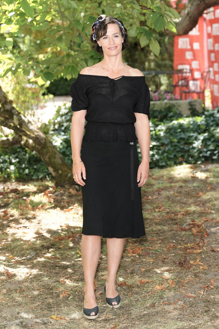 Cécile De France