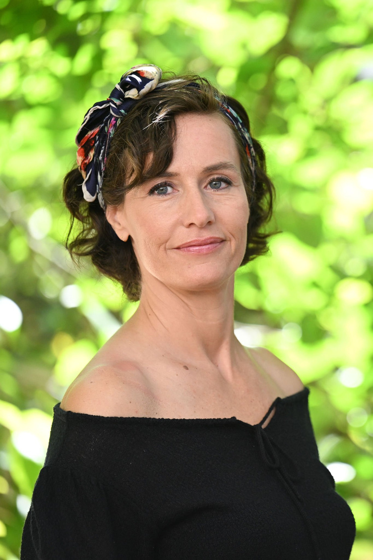 Cécile De France
