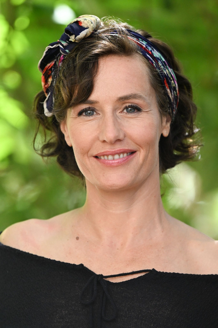 Cécile De France