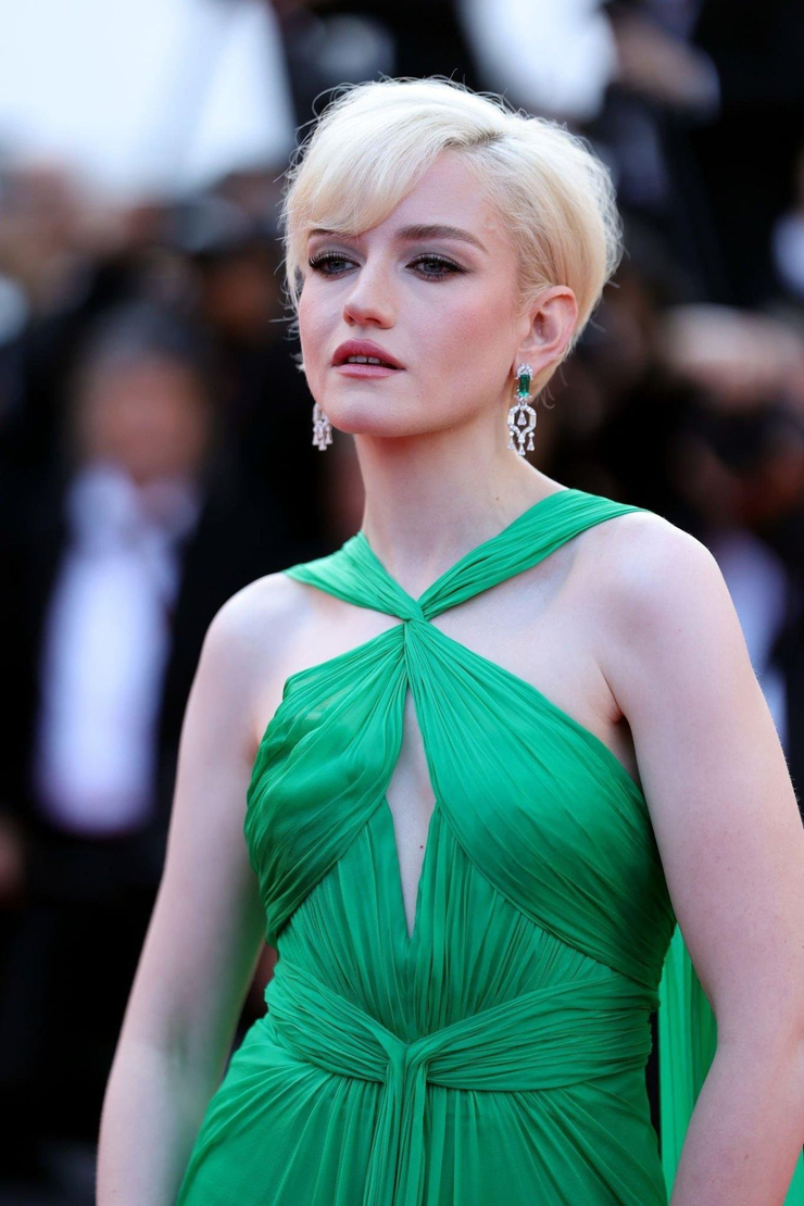 Julia Garner