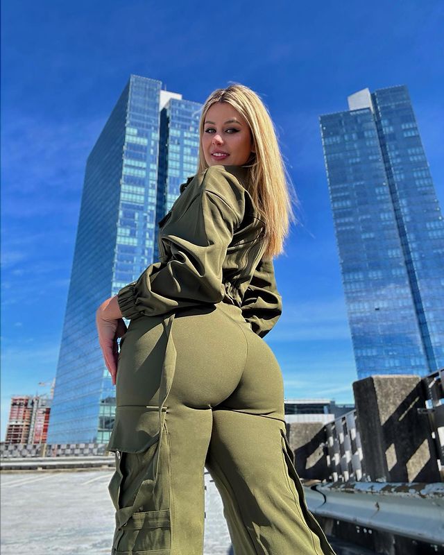 Picture of Mercedes Blanche