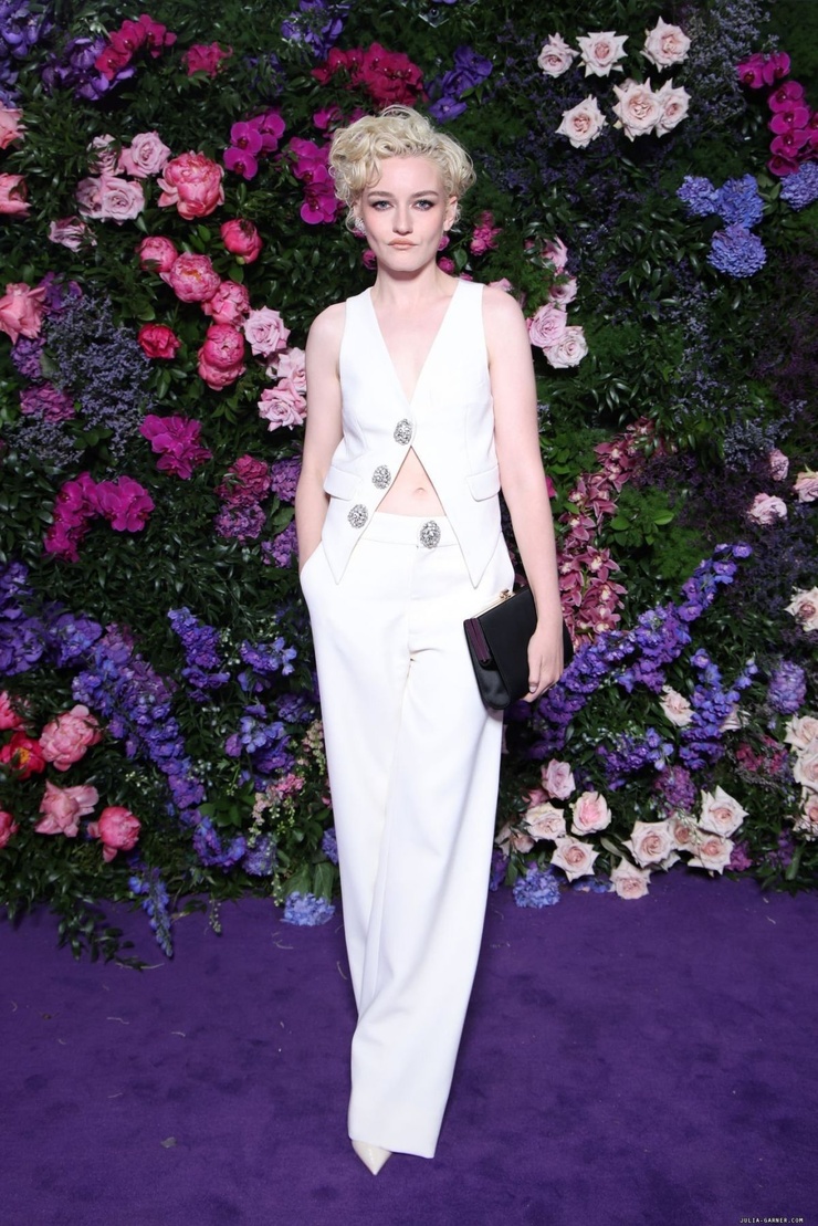 Julia Garner