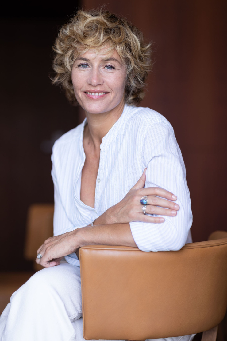 Cécile De France