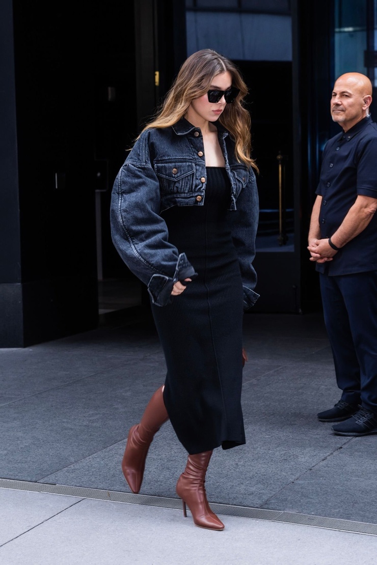 Hailee Steinfeld Hailee Steinfeld