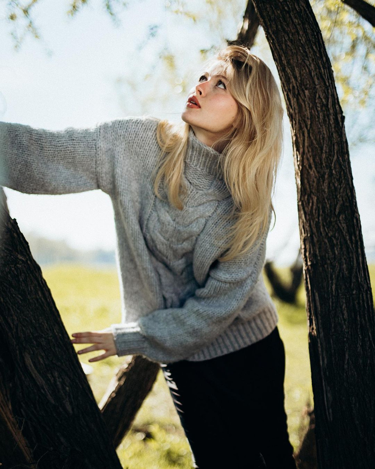 Picture of Luna (model)