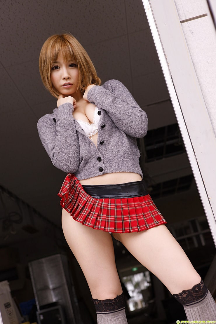 Фото японок в коротких юбках