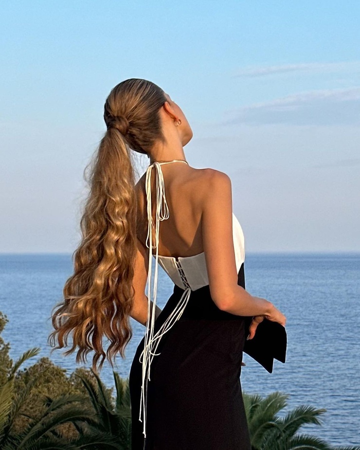 Zoë Pastelle Holthuizen