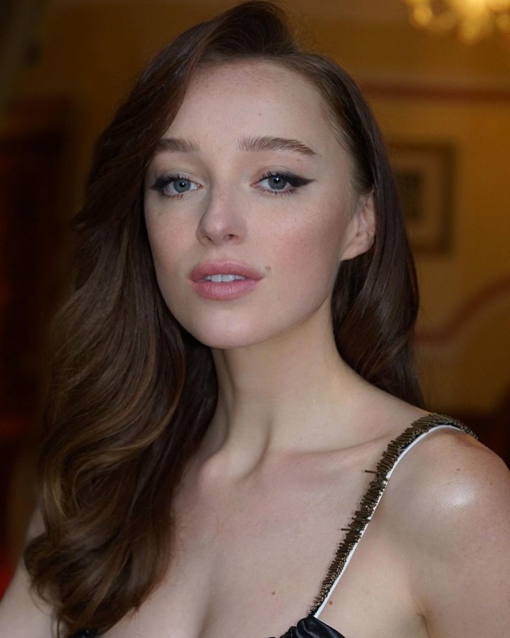 Phoebe Dynevor Phoebe Dynevor