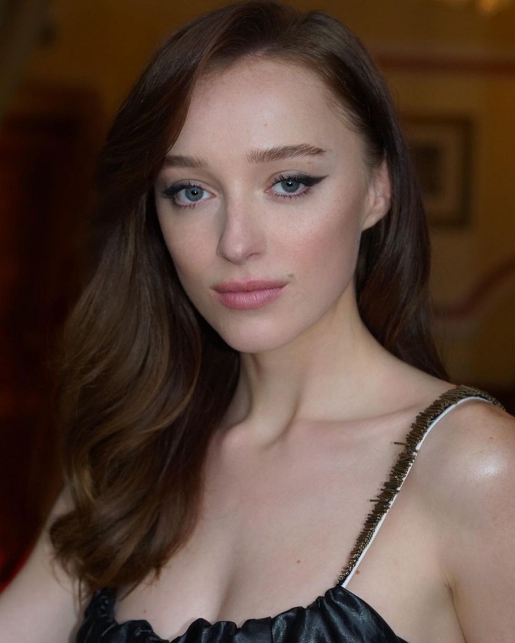 Phoebe Dynevor Phoebe Dynevor