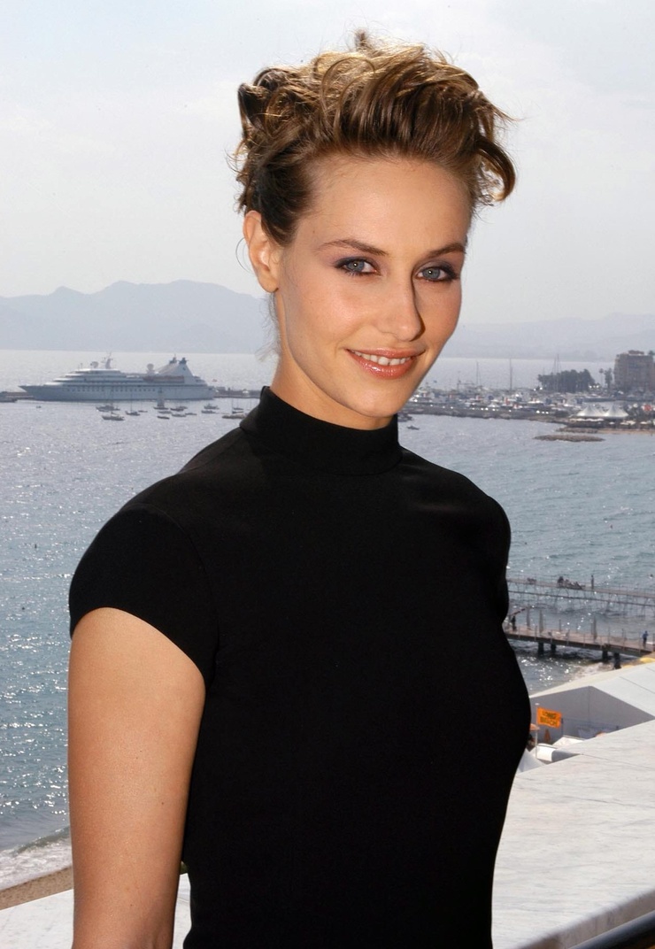 Cécile De France