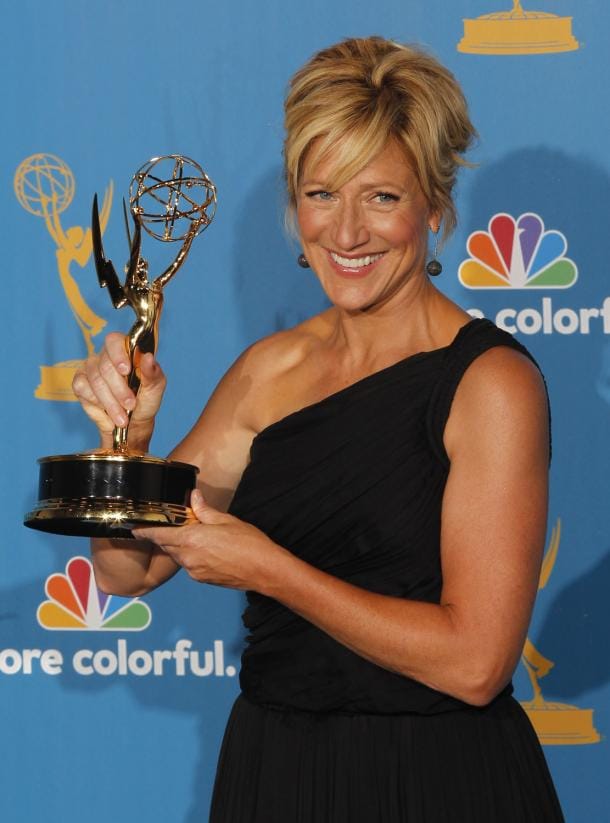 Edie Falco peta