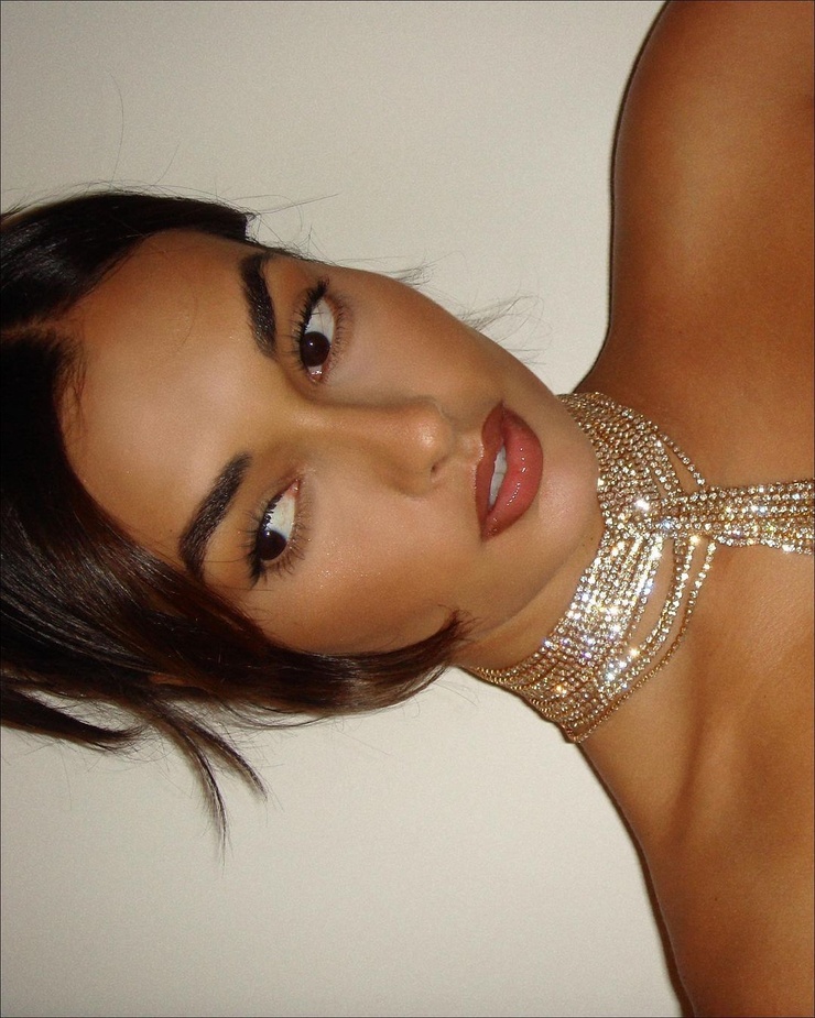 Gizele Oliveira Gizele Oliveira