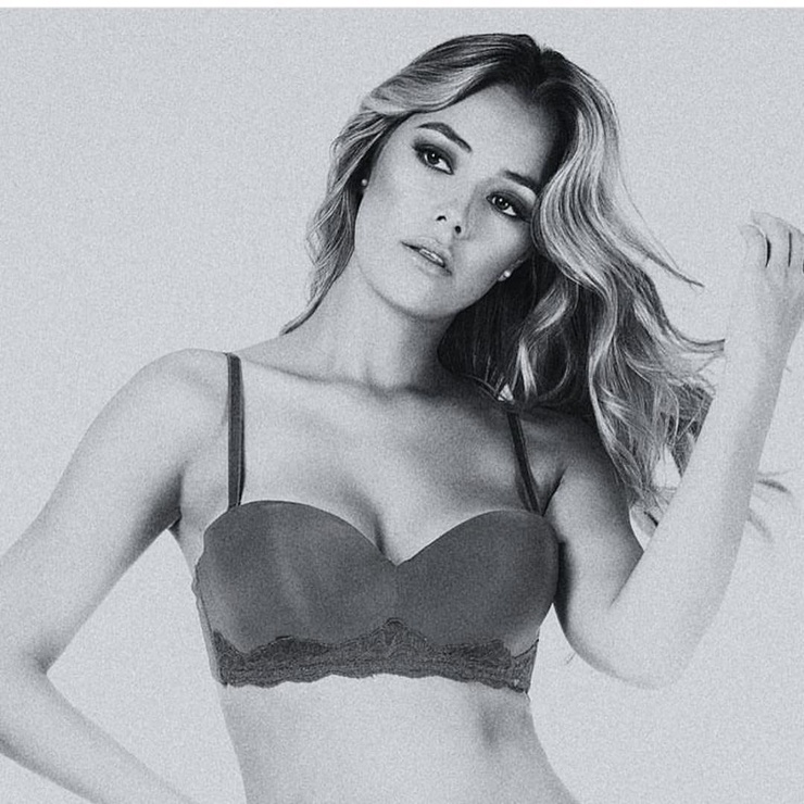 Adriana Ayala