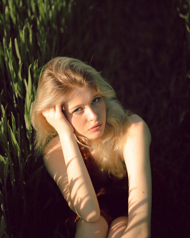 Picture of Luna (model)