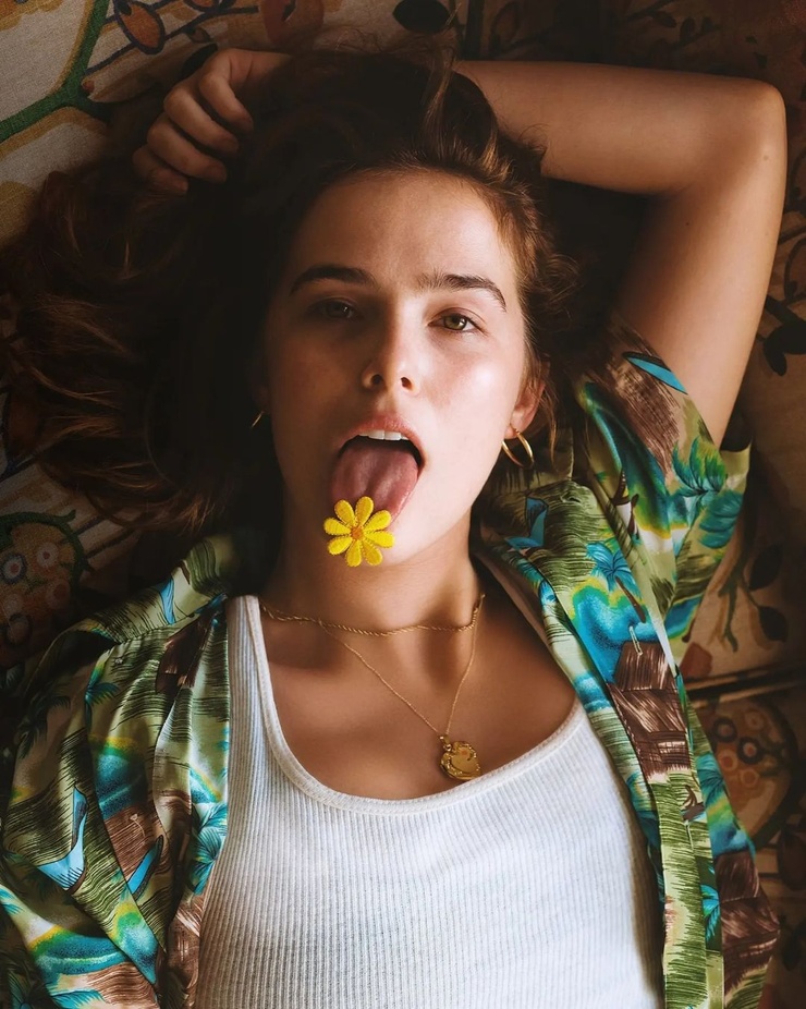 Zoey Deutch