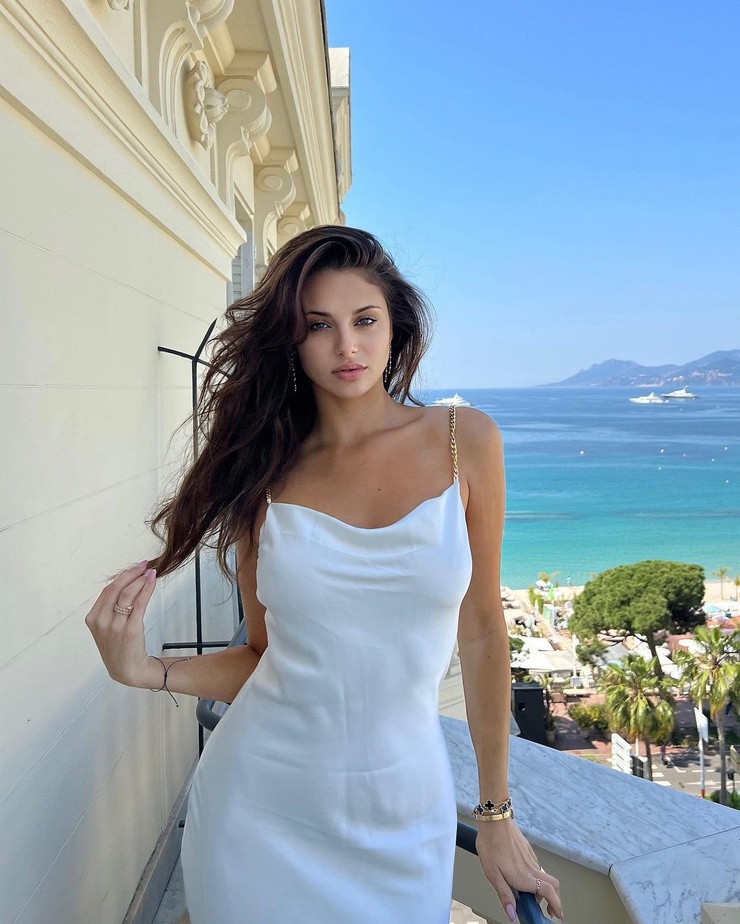 Carina Zavline