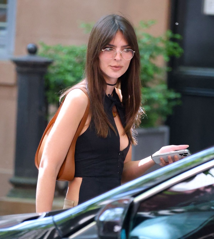 Emily Ratajkowski