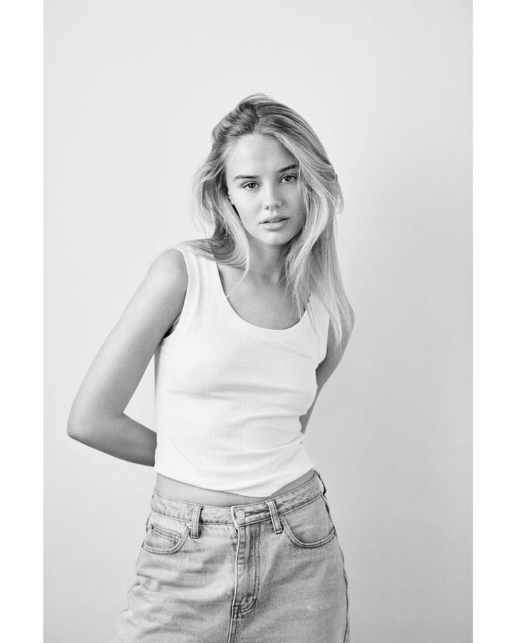 Elly Sharp Elly Sharp