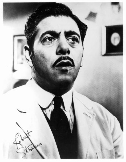 Robert Strauss