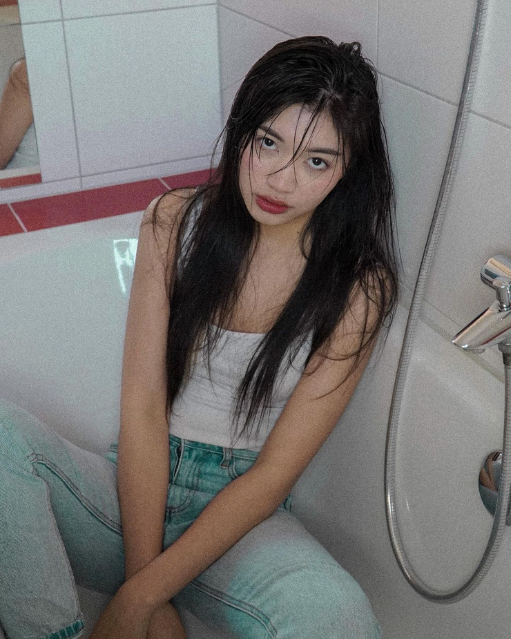 Nhung Hong