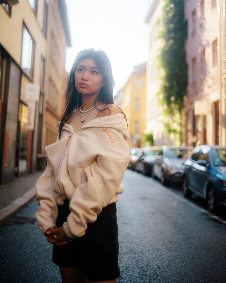 Nhung Hong