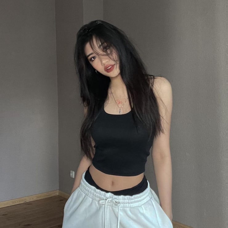 Nhung Hong