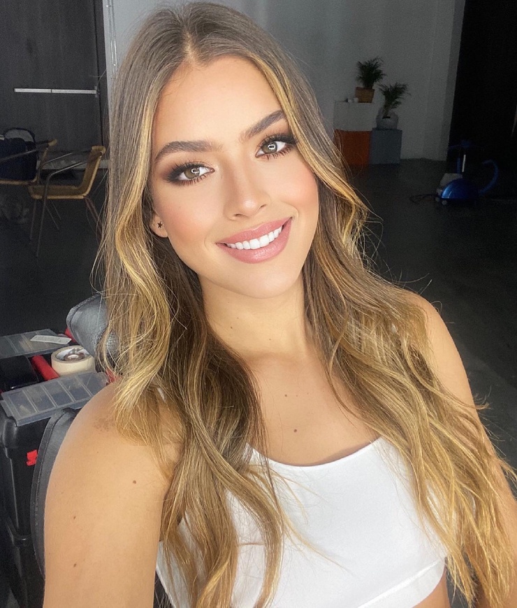 VERO HERNÁNDEZ VERO HERNÁNDEZ
